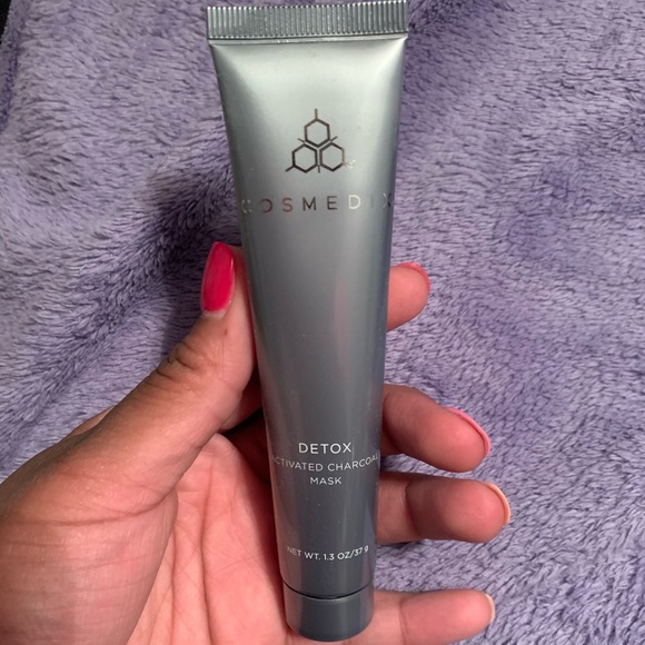 Cosmedix Detox Activated Charcoal Mask - Picture 2 of 2